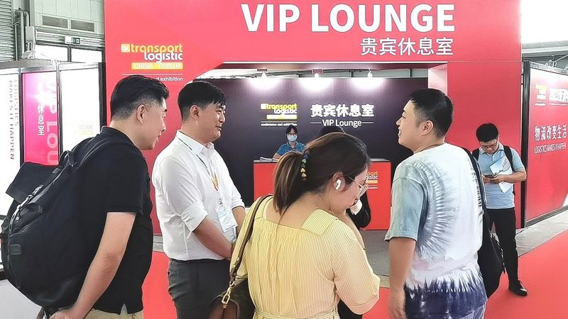 在评估报价时，要关注设备的参数和性能。以下是一些关键参数：